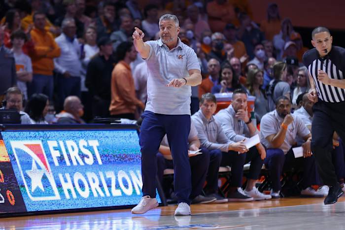 Feb 26, 2022; Knoxville, Tennessee, USA; Auburn Tigers head coach Bruce Pearl during the game against the Tennessee Volunteers at Thompson-Boling Arena. Mandatory Credit: Randy Sartin-USA TODAY Sports